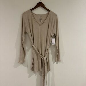 Sonoma maternity top, size Large, new with tags! Light beige color.